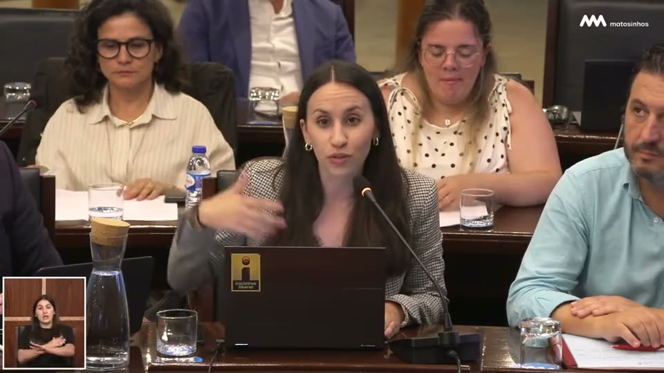 Same session with English translated caption on screen